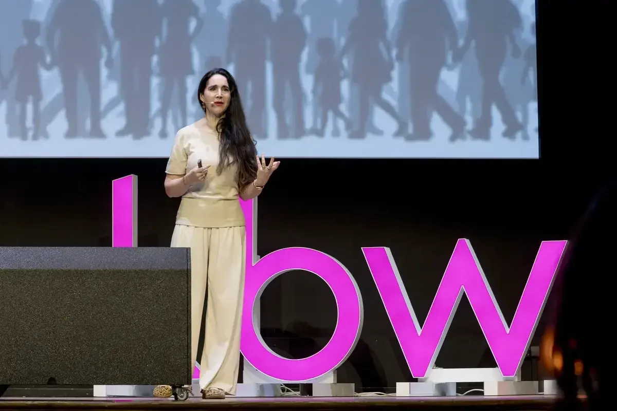 Zukunftsforscherin Frau Prof. Dr. Ternès von Hattburg auf der Bühne