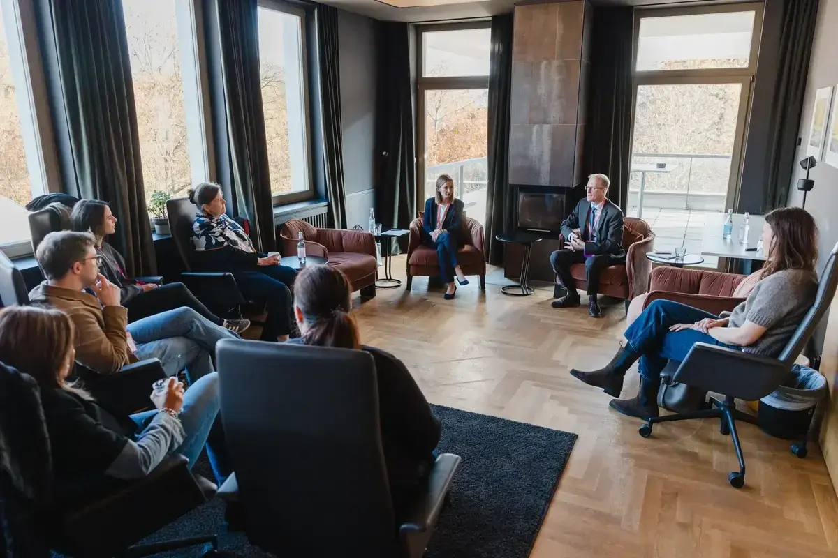 Eine "Meet the Expert"-Session im Kaminzimmer-Christin