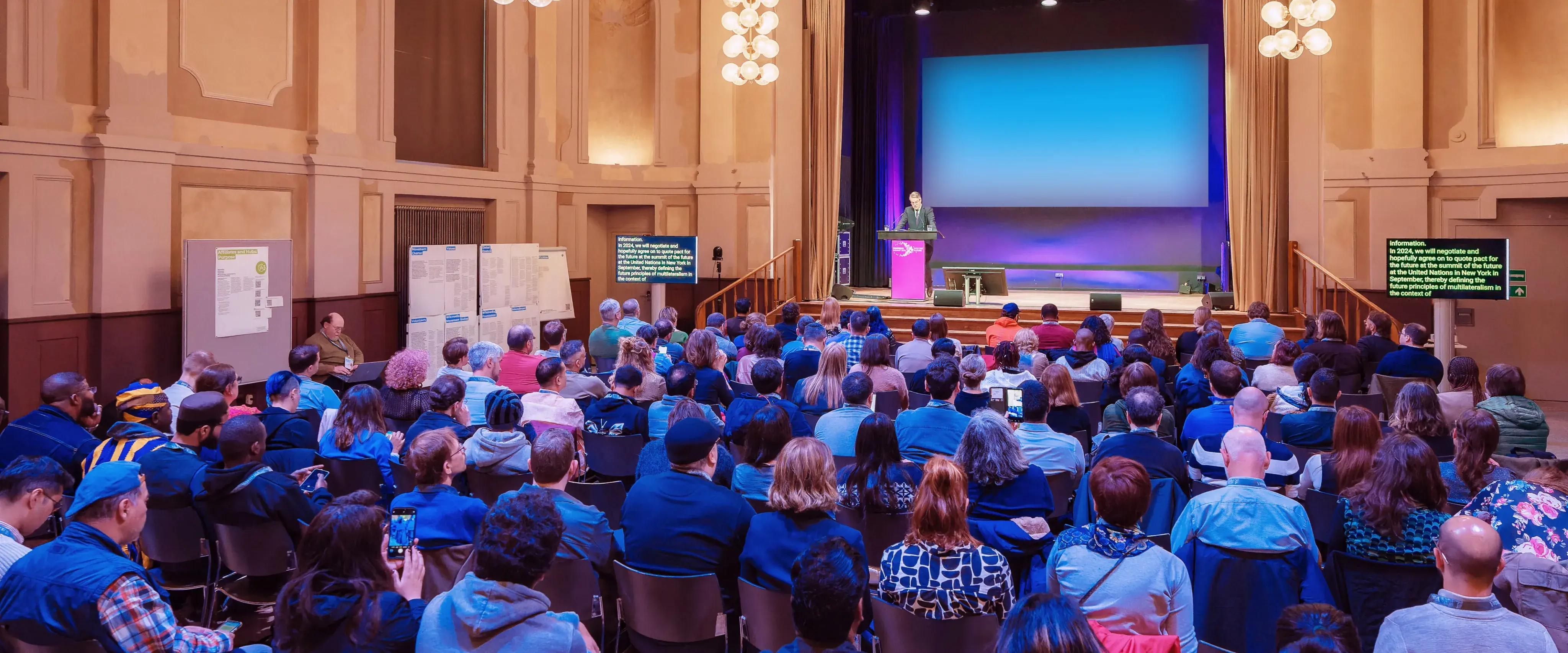 Publikum im Kongresssaal der Personaltage